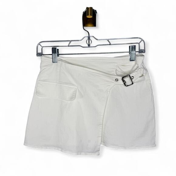 White Fox Wrap Mini Skirt Small Asymmetrical Buckle Y2K Streetwear Bratz Party - Picture 1 of 10